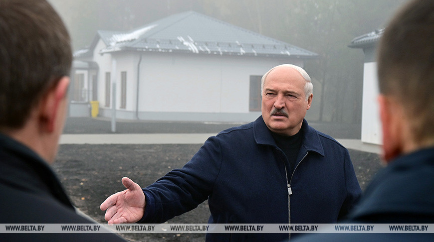 "Нас начинают душить": Лукашенко признался, что Беларусь и Россия обеспокоены тем, как выжить