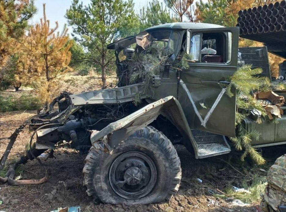 ВСУ эффектно поразили дронами РСЗО и 5 танков россиян (видео)