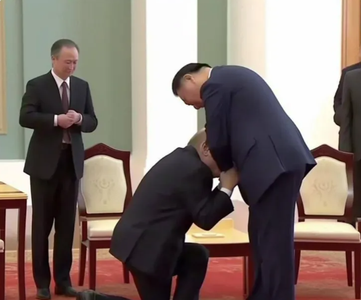 Си Цзиньпин - Путину: только посмотрите, какую прекрасную могилу мы вырыли для вашей страны