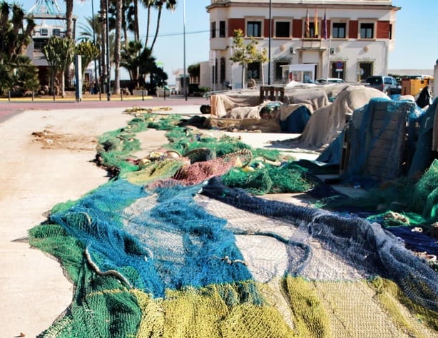 Старые сети из Франции, которые передают рыбаки Украине, стали важным элементом защиты от российских дронов