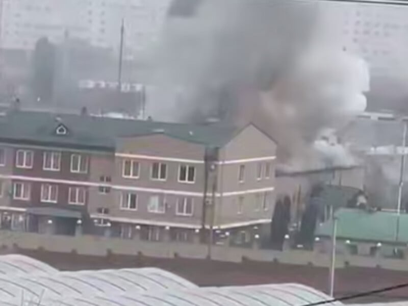 Дроны атаковали военный городок полка кадыровцев в Грозном (Видео)