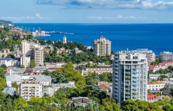 В оккупированном Крыму обвалился рынок жилья: у людей нет денег, а у правительства РФ закончились средства на поддержку ипотеки