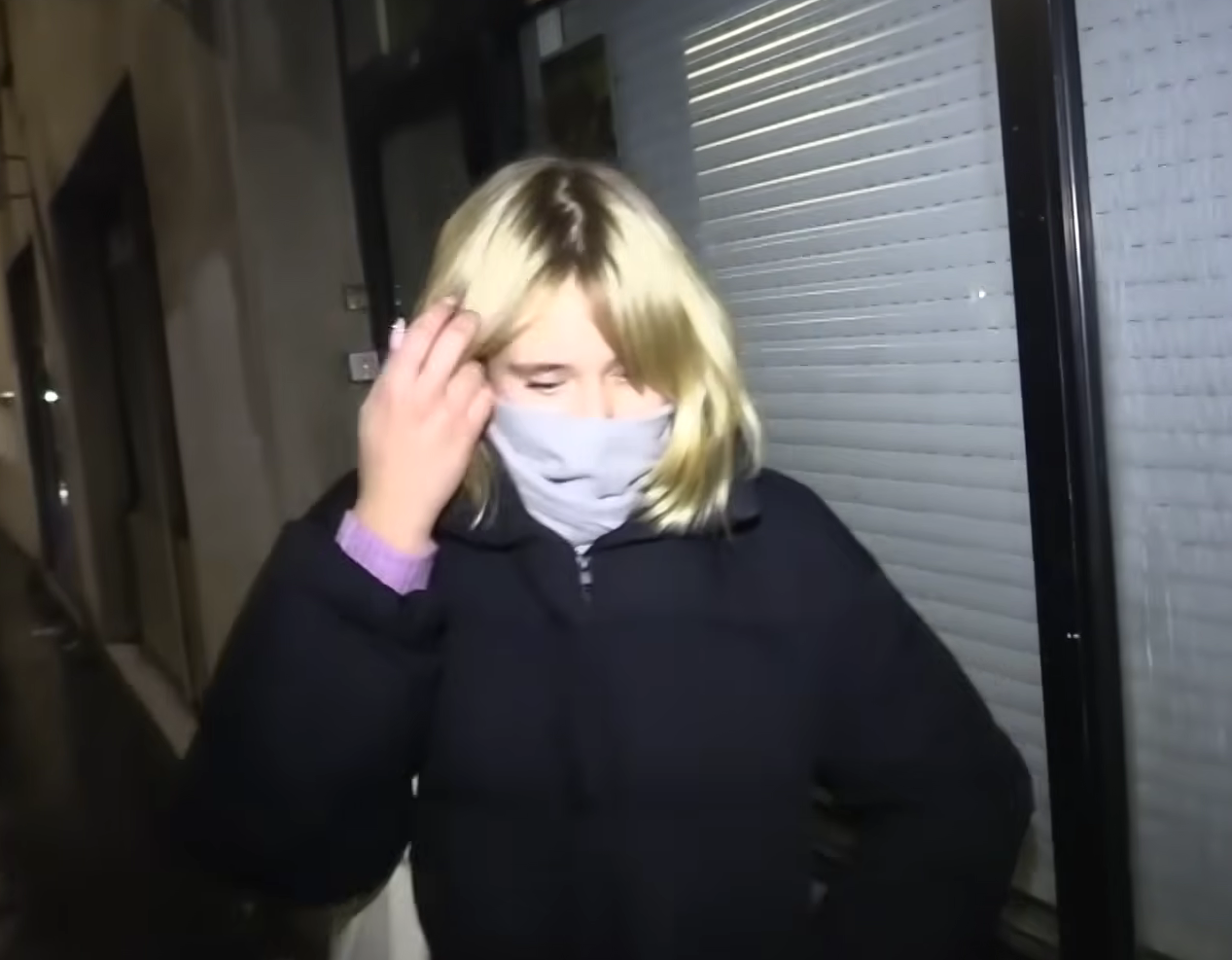 Журналист поймал в Париже внебрачную дочь Путина: что она сказала о войне (Видео)