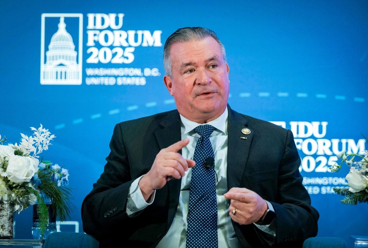 Конгрессмен США: Заставлять Украину отдать свои территории — это шаг Чемберлена