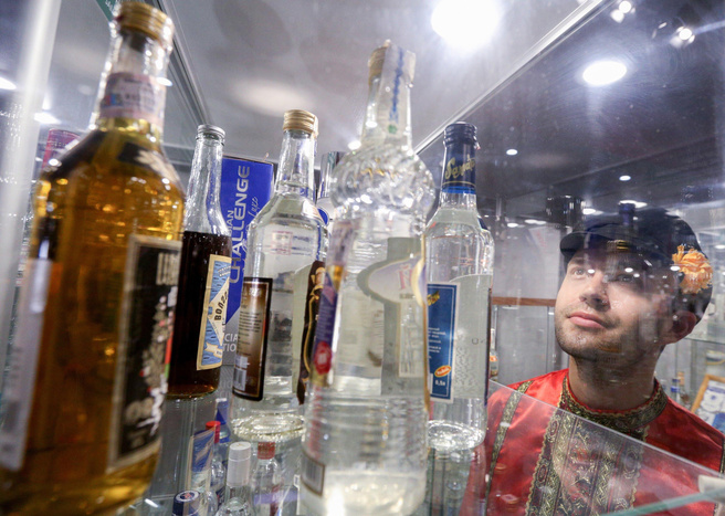 Кремль посягнул на "святое": алкоголь для россиян подорожает в разы