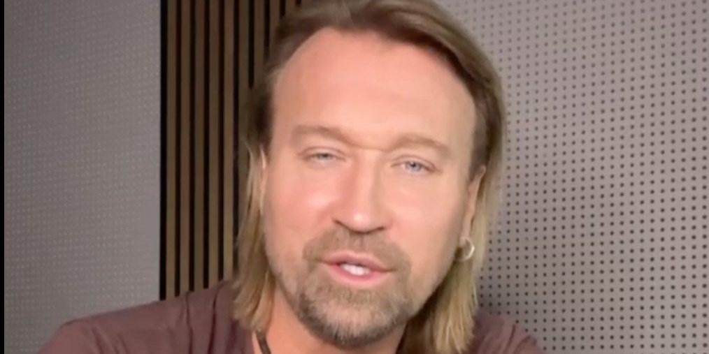 "Довбограй", "Неизлечимо болен". Винник на коленях призвал украинцев прощать российских оккупантов