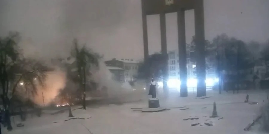 В центре Львова российский дрон ударил рядом с памятником Бандере