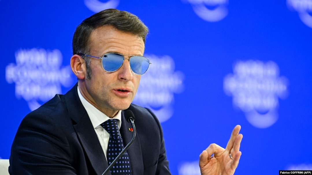 "Беру ответственность". Макрон прокомментировал свое смс-сообщение, которое "слил" Трамп