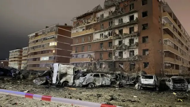 В России ракета ПВО разрушила многоэтажку (Видео)