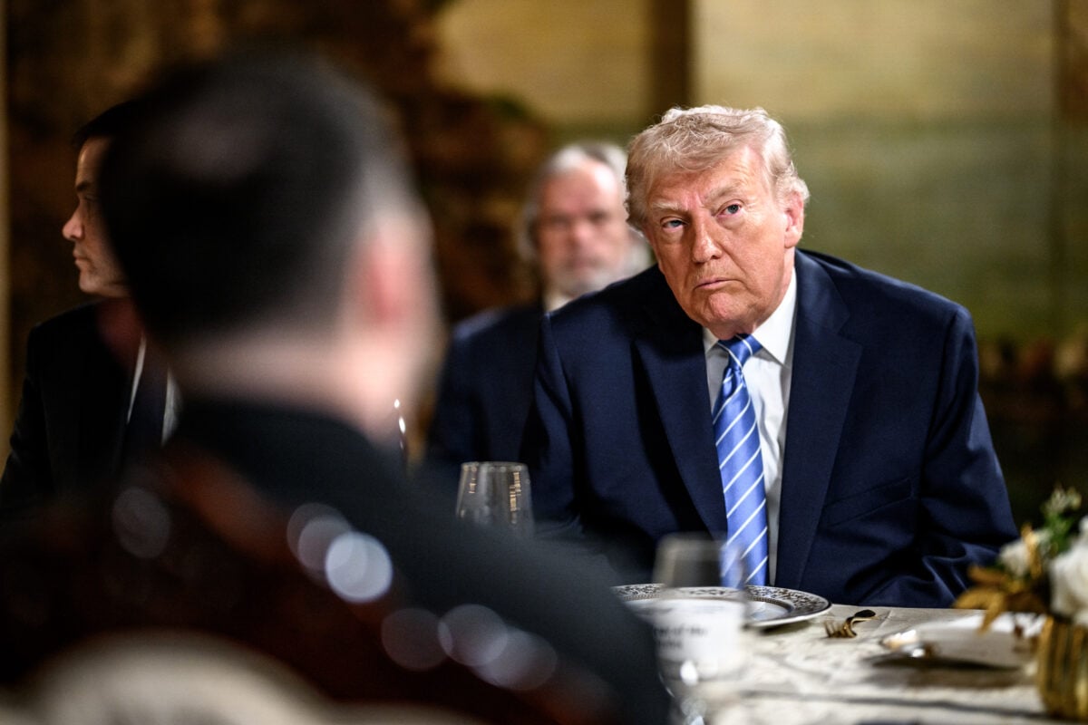 СМИ: США предоставят гарантии безопасности Украине только после ее отказа от Донбасса