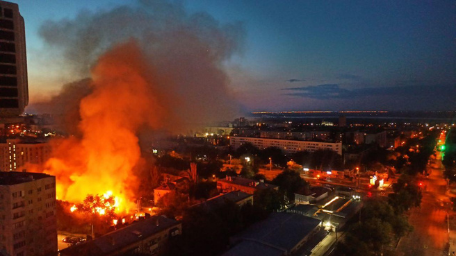В российском Волгограде взрываются и горят автомобили: что происходит. Видео