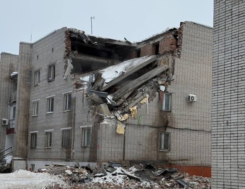 В РФ произошел взрыв в военной комендатуре, есть погибшие. Там готовят солдат к войне в Украине