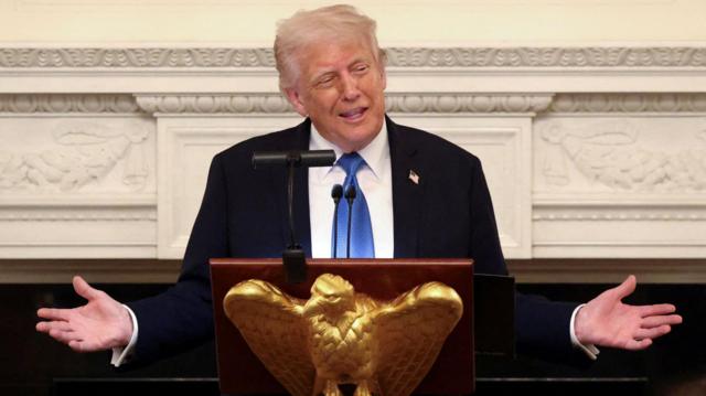 Трамп хочет выскочить из войны, но представить это своей победой.