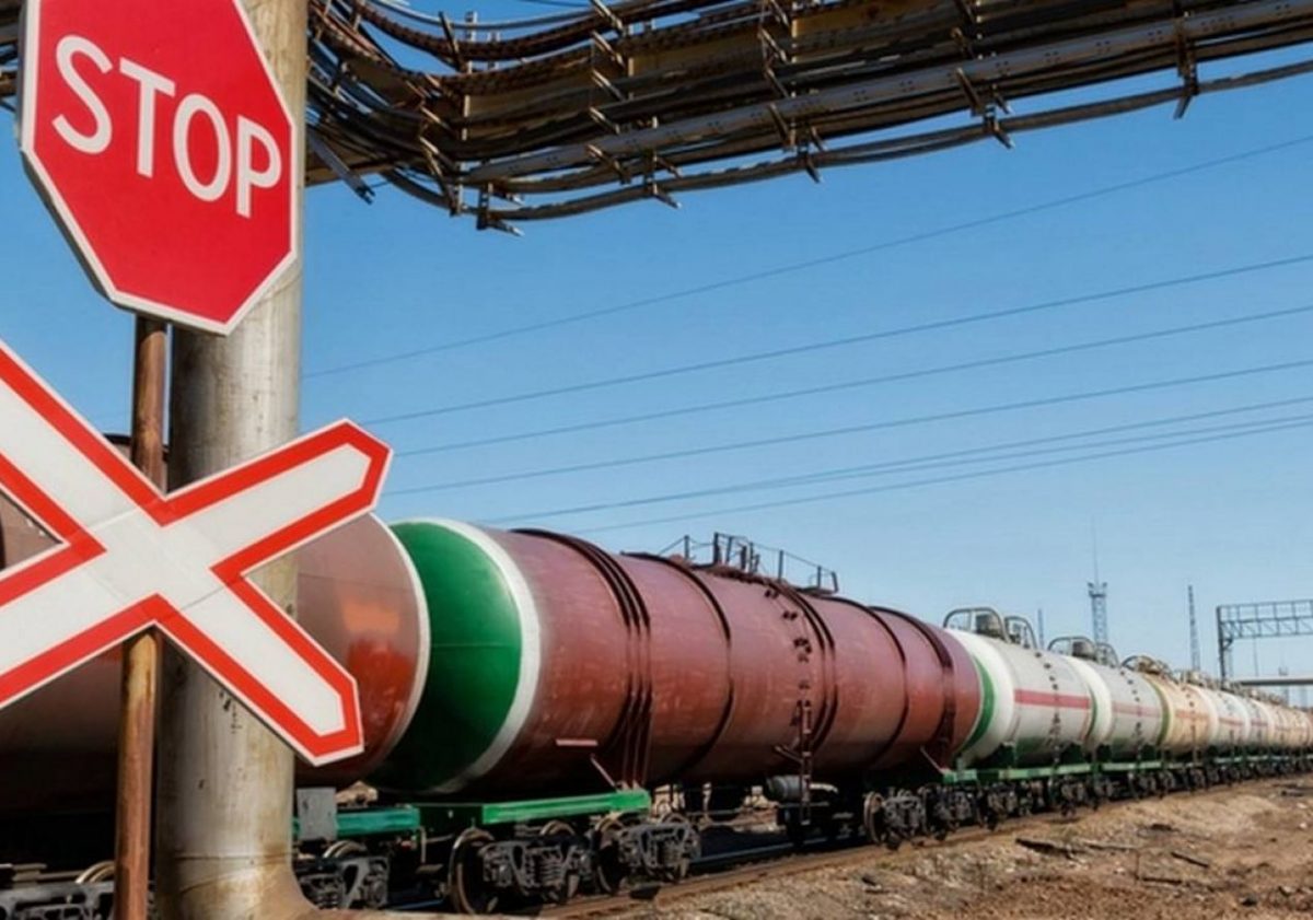 Энергетическая "сверхдержава" без топлива? Кремль ввел полный запрет на экспорт бензина