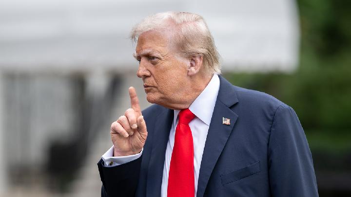 "С этим не справишься". Трамп сказал, что передумал присоединять Канаду