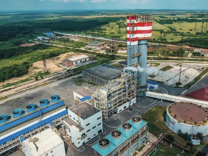 "Я отсюда чешу, жизнь дороже". Беспилотники атаковали крупный химзавод в Вологодской области (Видео)