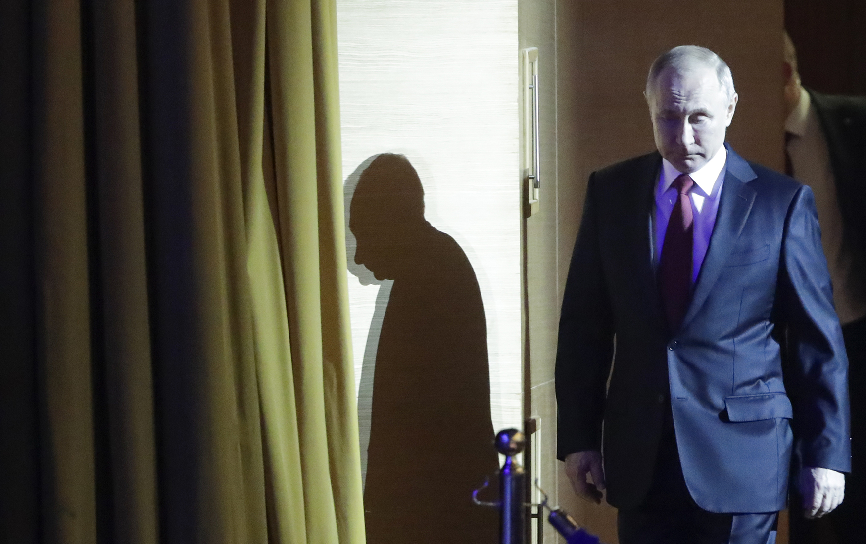 Путин переживает один из самых сложных периодов в своей никчемной жизни