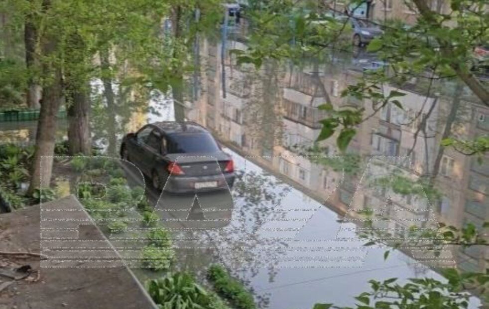 Энгельс, откуда взлетают российские бомбардировщики, тонет в фекалиях (Видео)