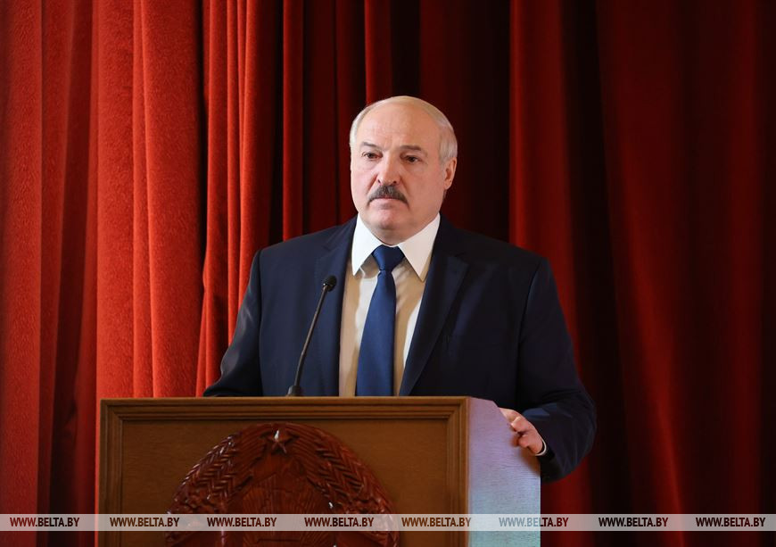 Лукашенко объявил о подготовке военных к войне