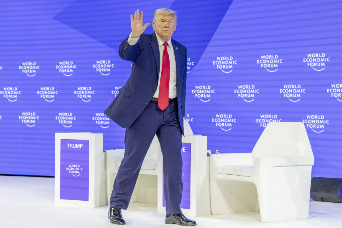 Трамп теряет ключевой электорат: рабочий класс недоволен экономикой