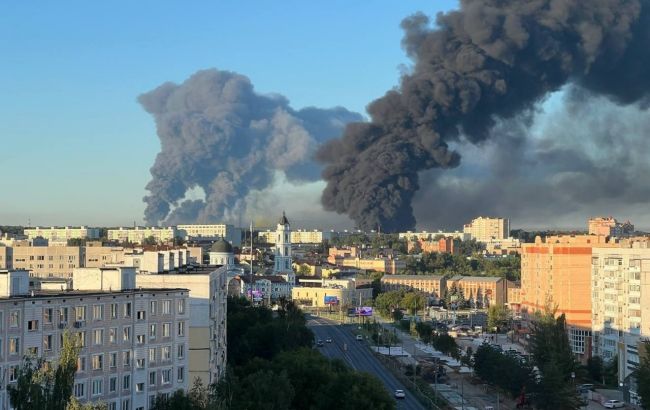 В Московской области сильные пожары после атаки на склады и нефтебазу