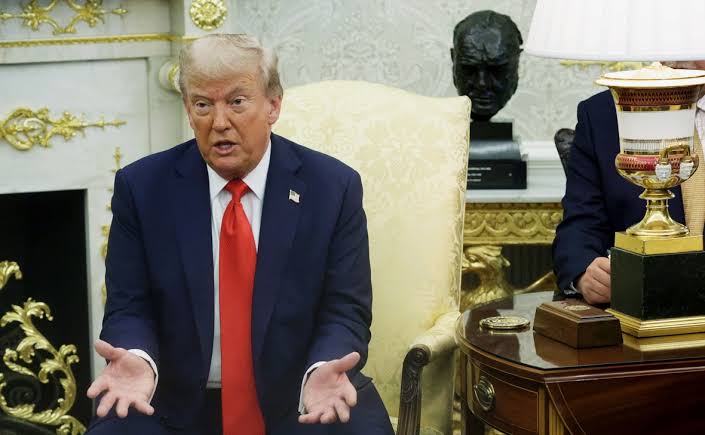 Трамп обвинил Зеленского в продолжении войны и заявил, что Украине нужен новый президент