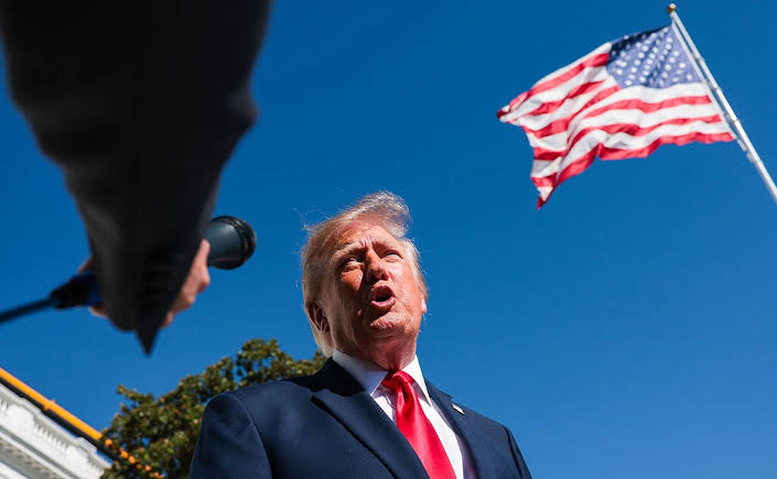 Трамп заявил, что не хочет иметь дела с Зеленским, а оборону Киева в 2022 году назвал везением